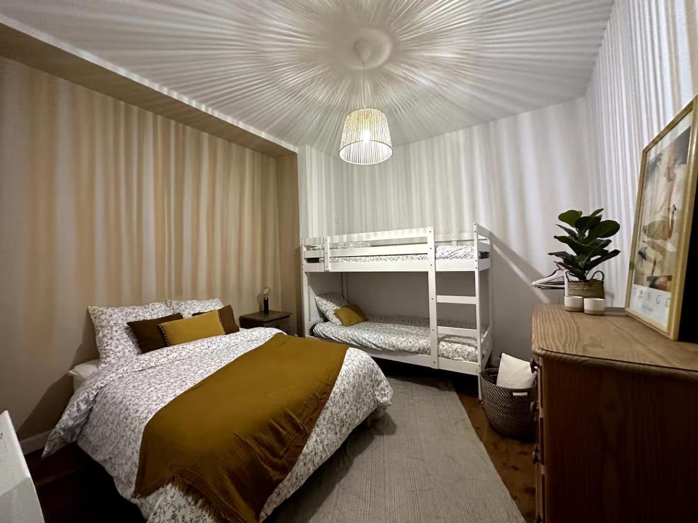 Apartment Magnifique Bonnes T5 *